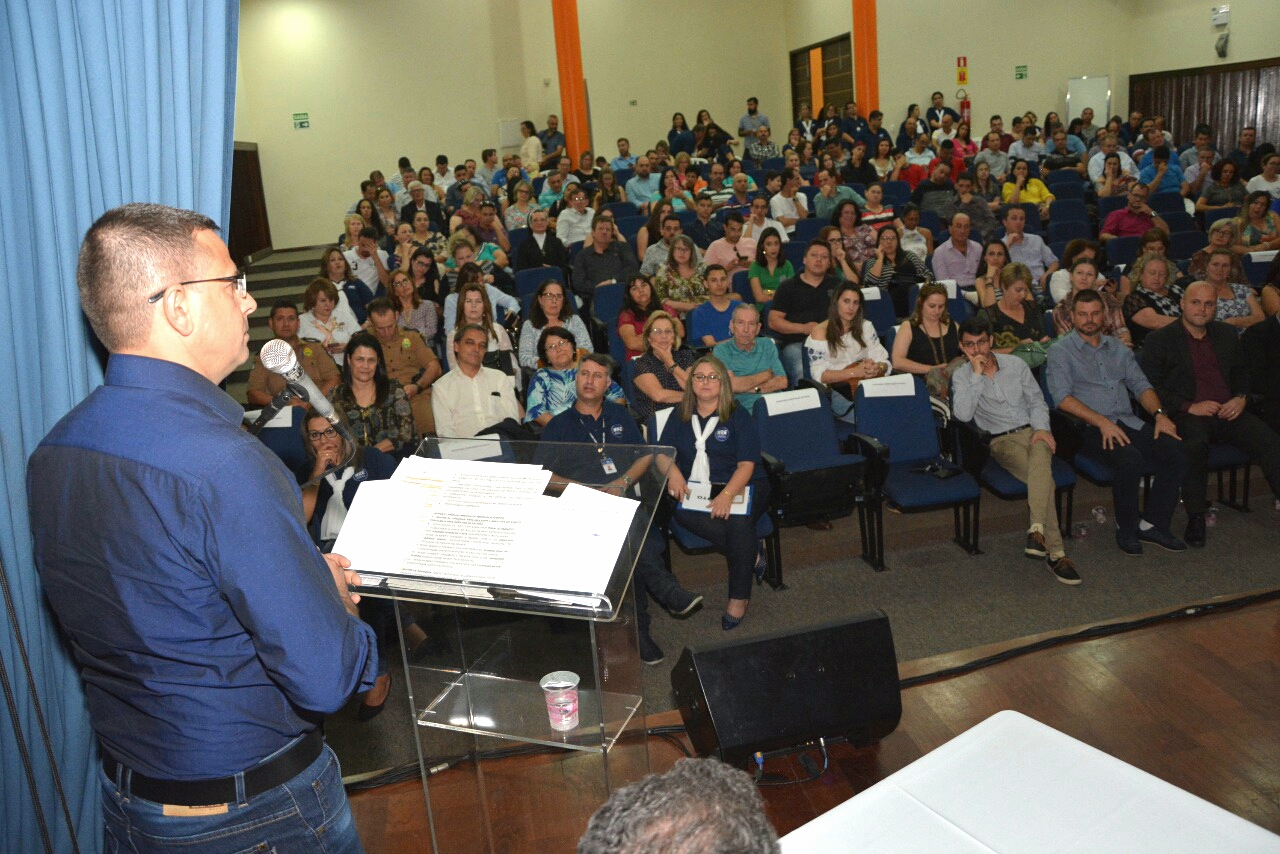 No aniversário da Seed, secretário elogia a democratização do ensino No aniversário da Seed, secretário elogia a democratização do ensino