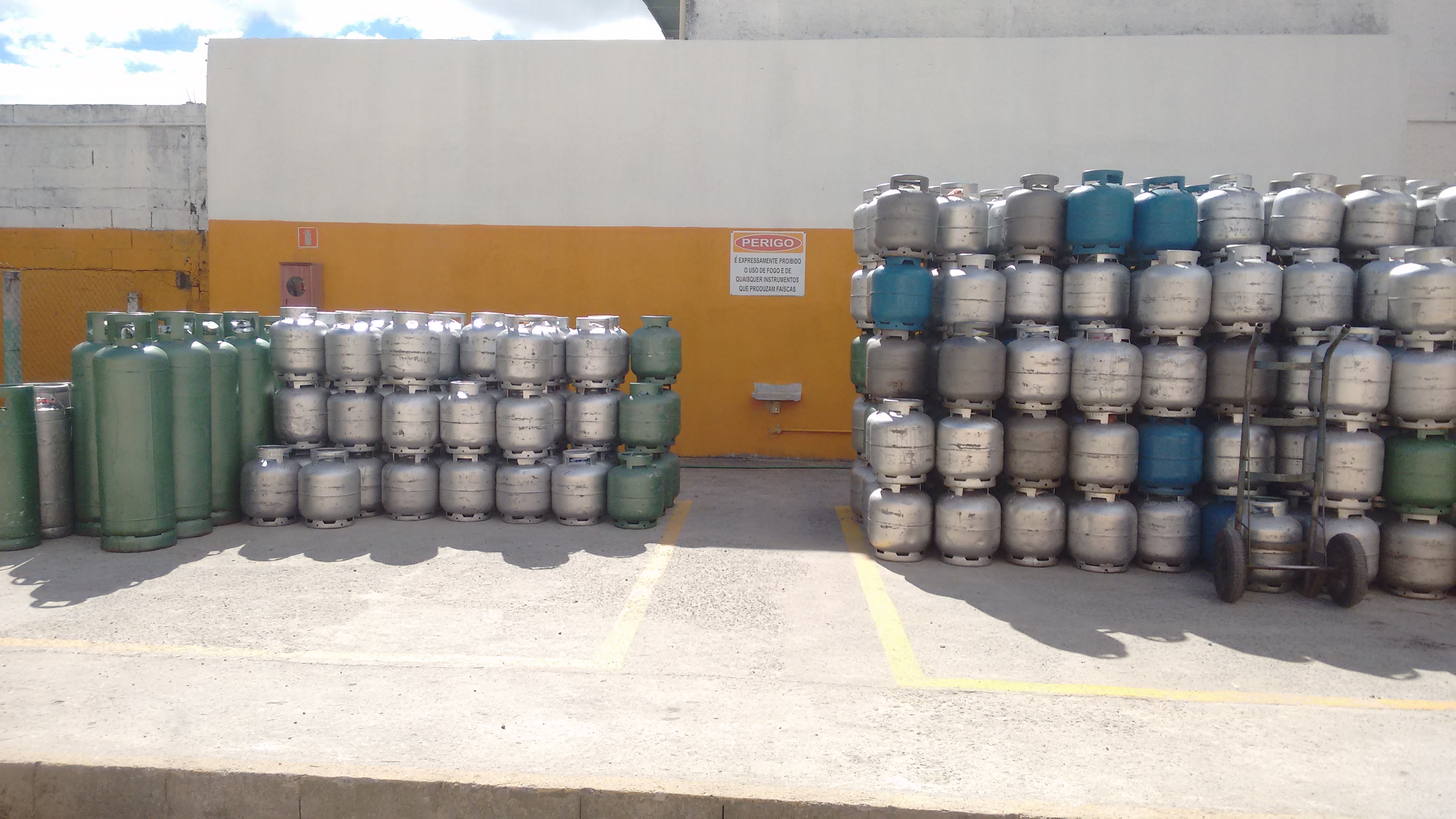 Mudança da Lei obriga comércio a adequar vendas de produtos inflamáveis Mudança da Lei obriga comércio a adequar vendas de produtos inflamáveis