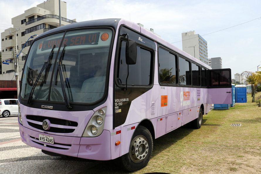 Secretaria da Mulher traz o Ônibus Lilás para Fazenda Rio Grande Secretaria da Mulher traz o Ônibus Lilás para Fazenda Rio Grande