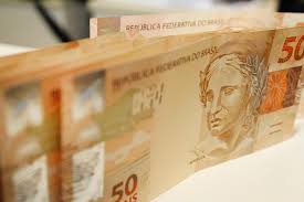 Antecipação do pagamento de 50% do 13º salário vai injetar mais R$ 4,5 milhões na economia fazendense Antecipação do pagamento de 50% do 13º salário vai injetar mais R$ 4,5 milhões na economia fazendense