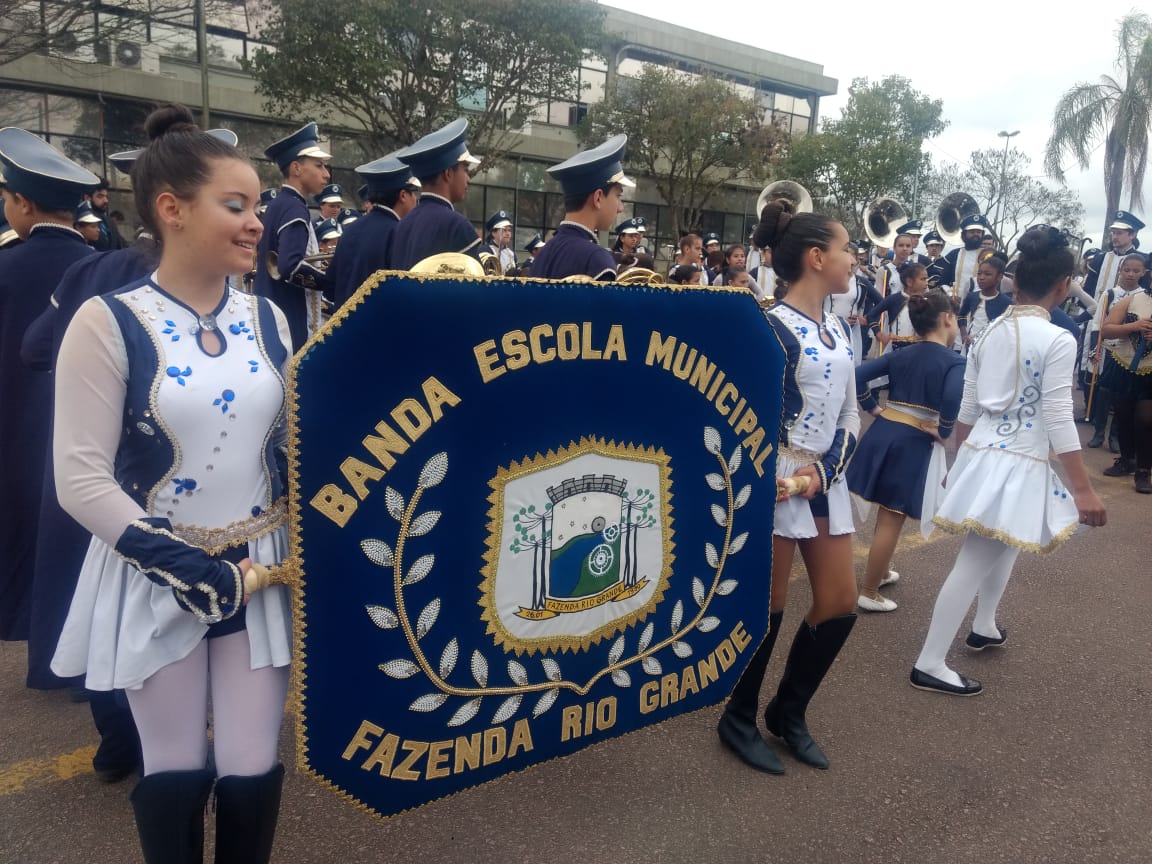 Desfile cívico tem grande público em Fazenda Rio Grande Desfile cívico tem grande público em Fazenda Rio Grande